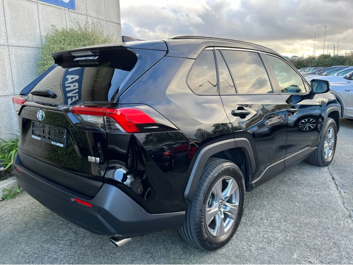 Toyota RAV4 X HYBRID AUTOMATIC 2.5 PETROL //LOW MI - Image 3