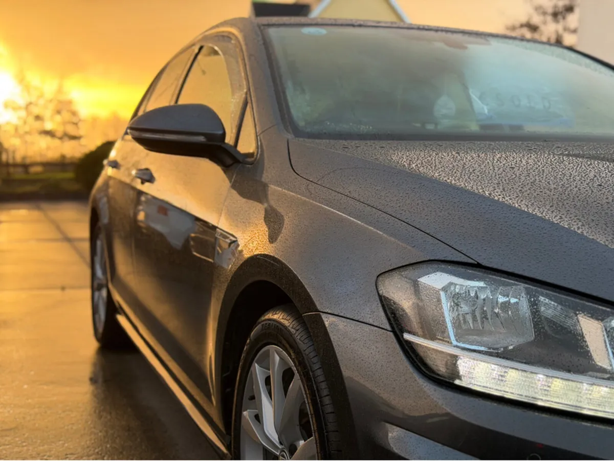 Volkswagen Golf R-LINE 1.6 TDI MANUAL 5SPEED 5DR 1 - Image 1