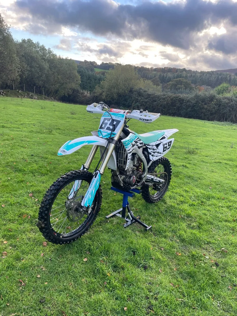 yz250f - Image 1
