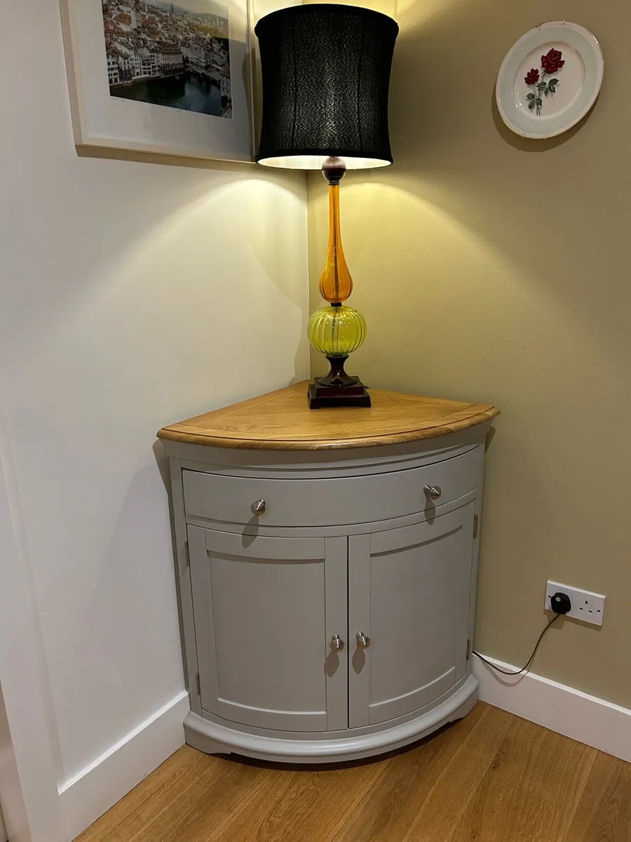 2 Corner units - Image 1