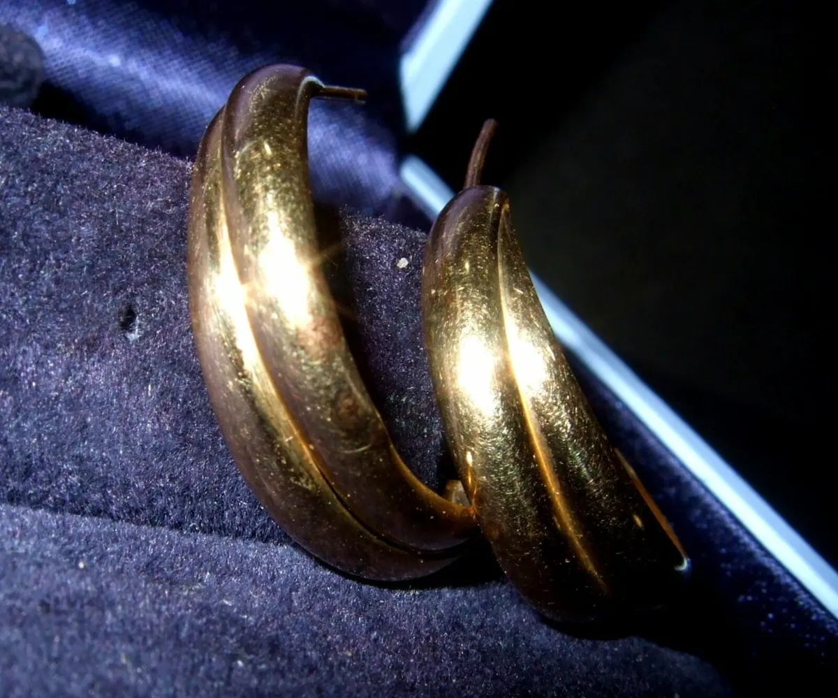 Vintage 9ct Gold Hallmarked Earrings - Image 2
