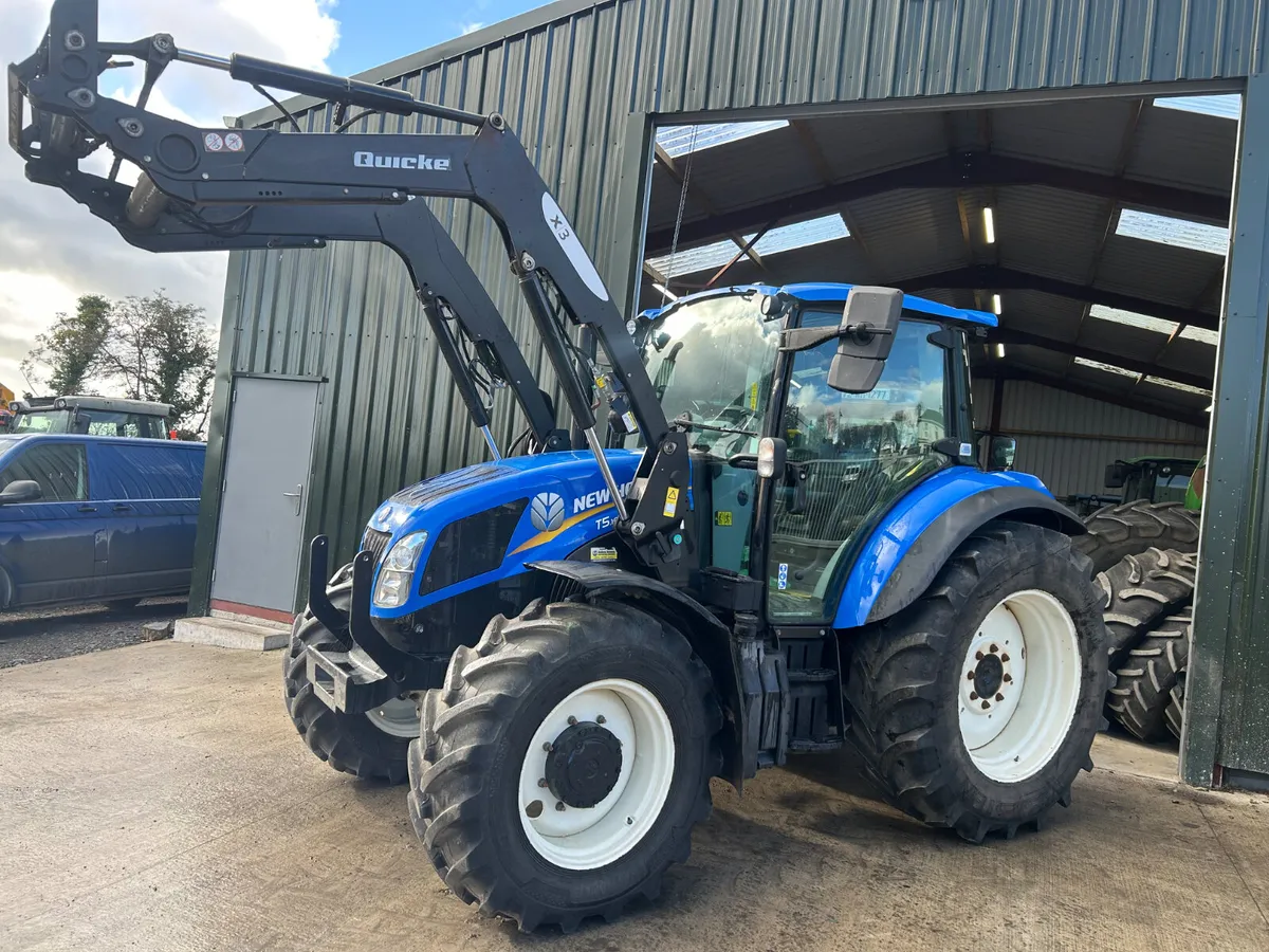 2019 New Holland T5-105 with Loader - Image 1