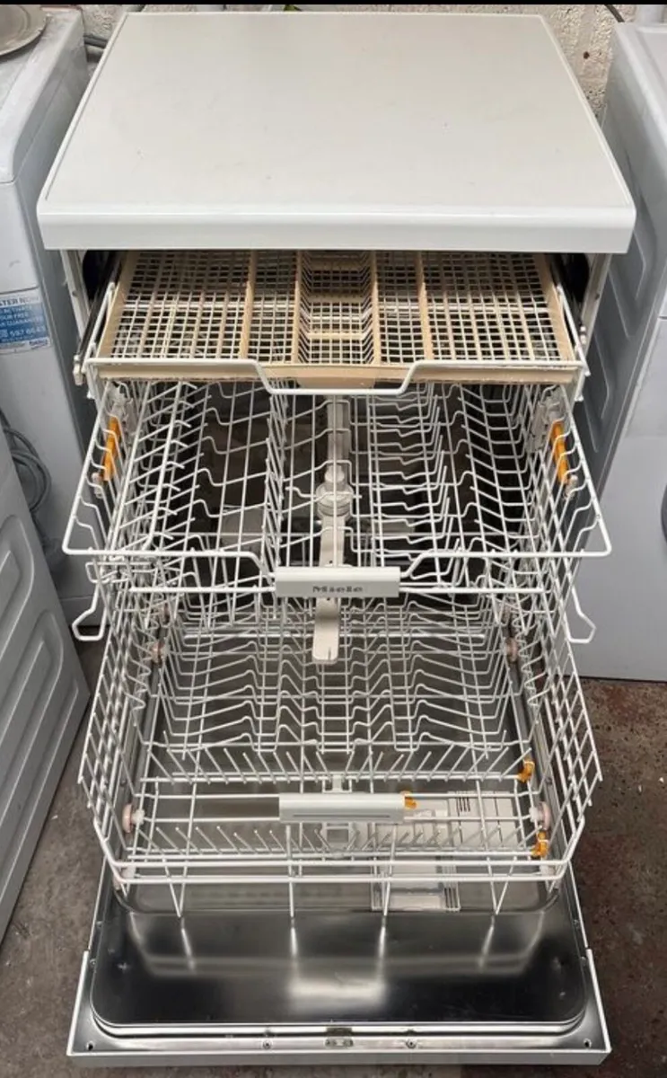 Miele Dishwasher - Image 3