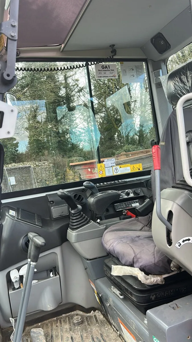 Takeuchi Tb240 2021 4 ton tilt hitch - Image 2