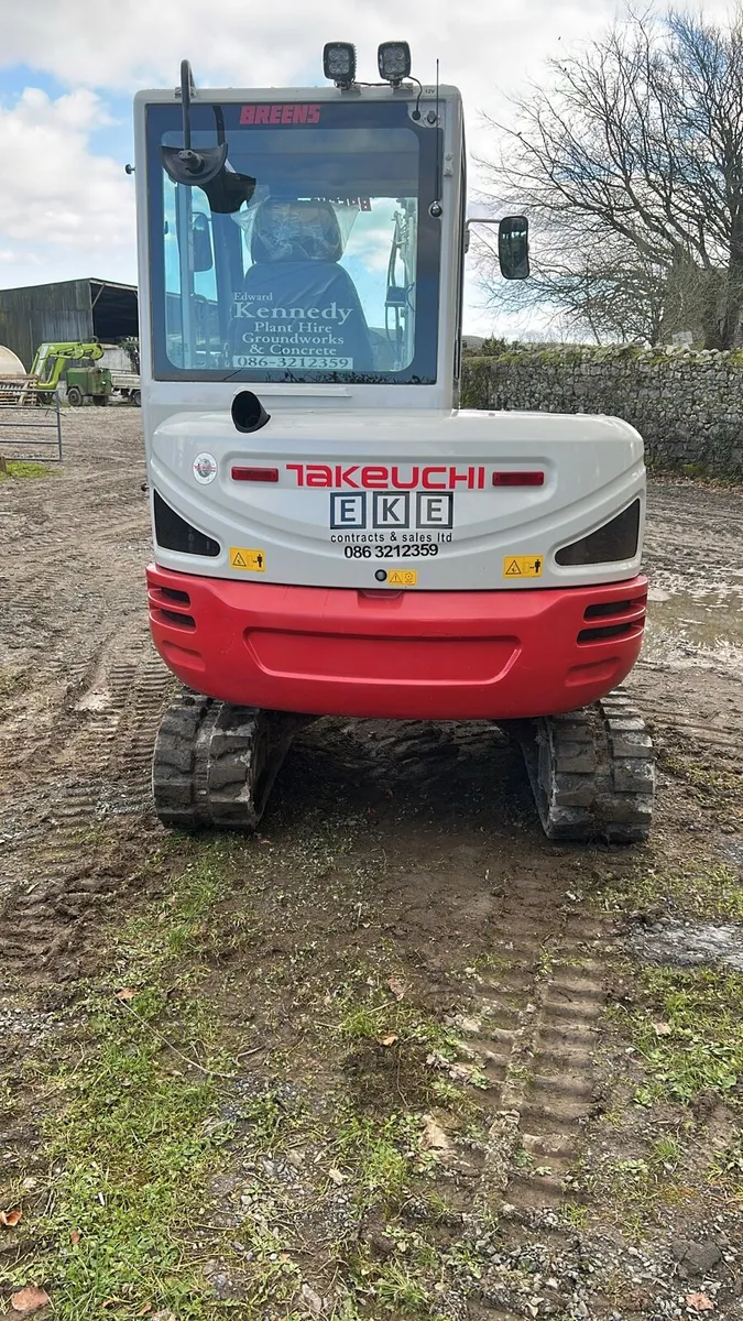 Takeuchi Tb240 2021 4 ton tilt hitch - Image 4