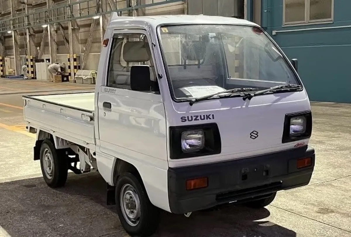 1989 4 wheel drive Suzuki carry - Image 1