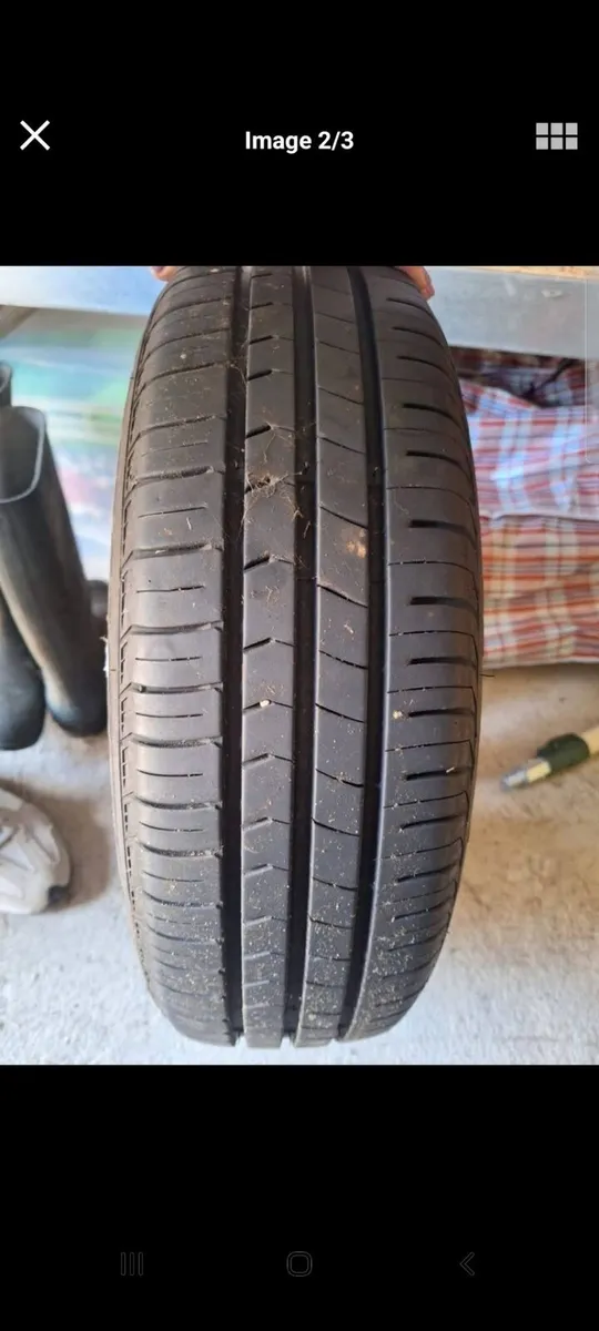 4 nearly new tyres 15s good brand. 150e - Image 2