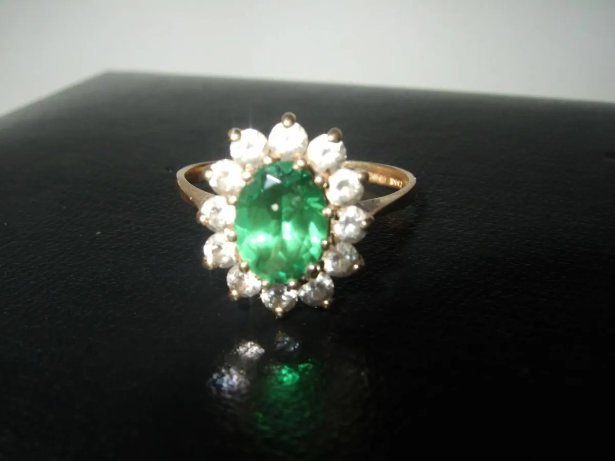 Vintage Hallmarked 14ct Gold Cluster - Image 1