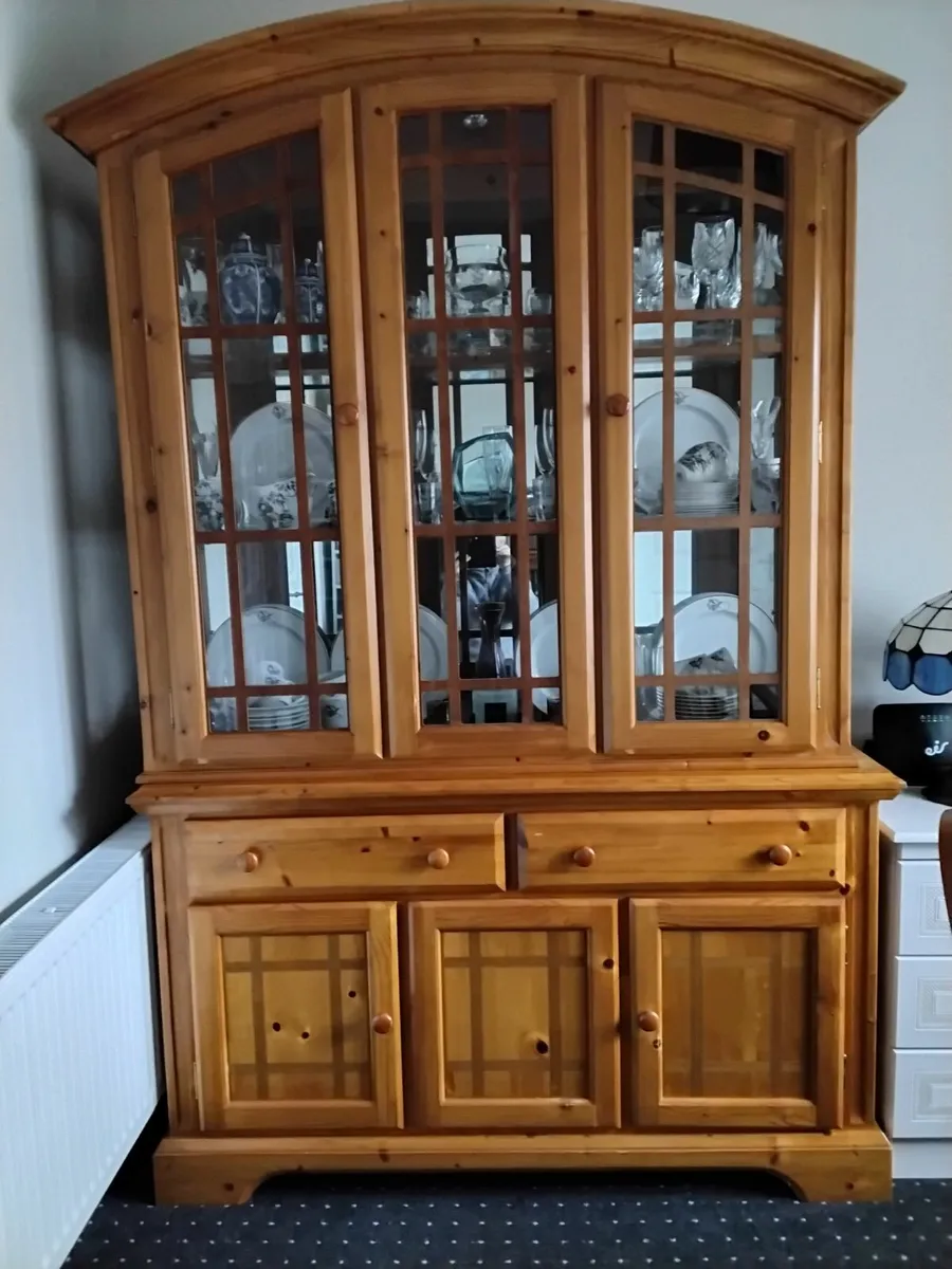 Display unit, storage cabinet - Image 1