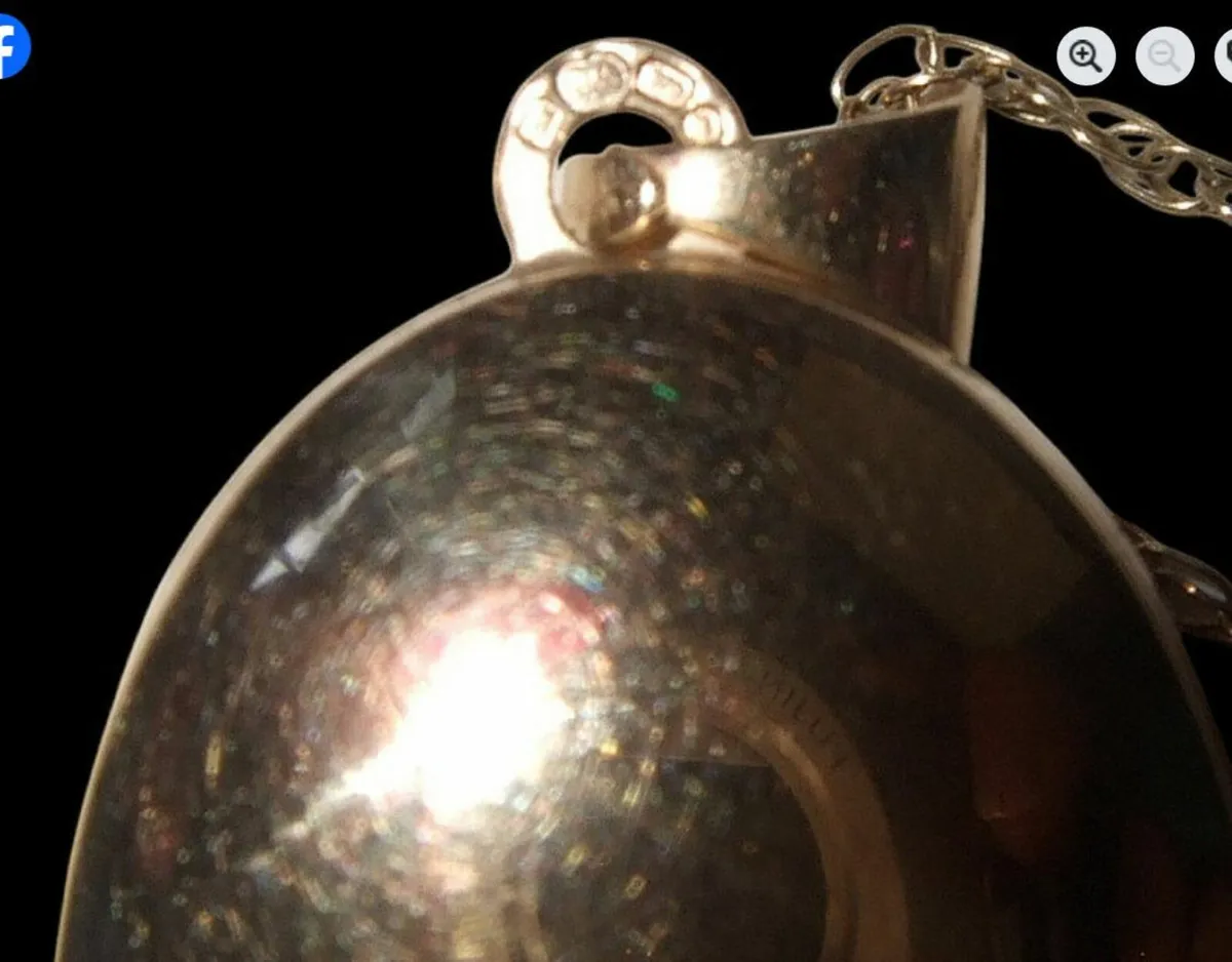 Vintage Hallmarked 9ct Gold Locket & Chain - Image 4