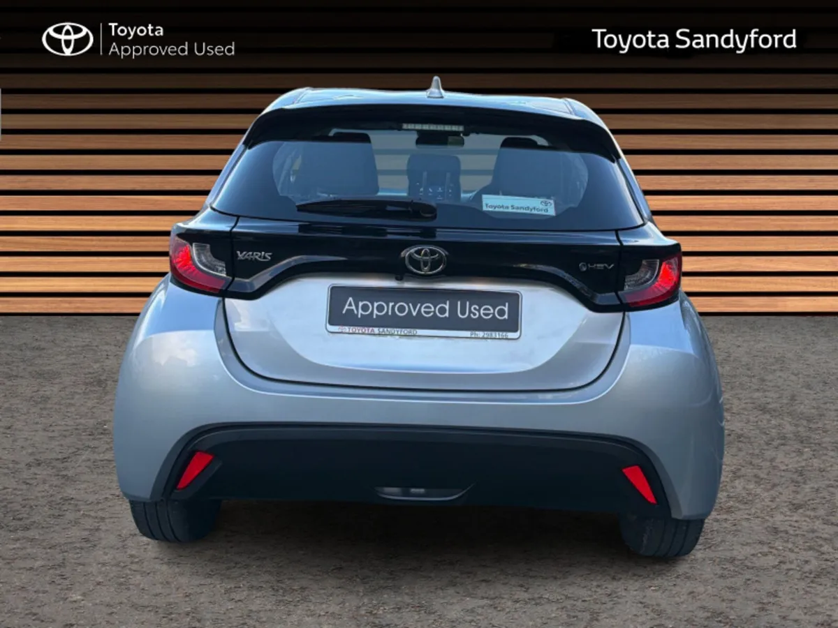 Toyota Yaris HYBRID LUNA // REAR CAMERA // TOYOTA - Image 4