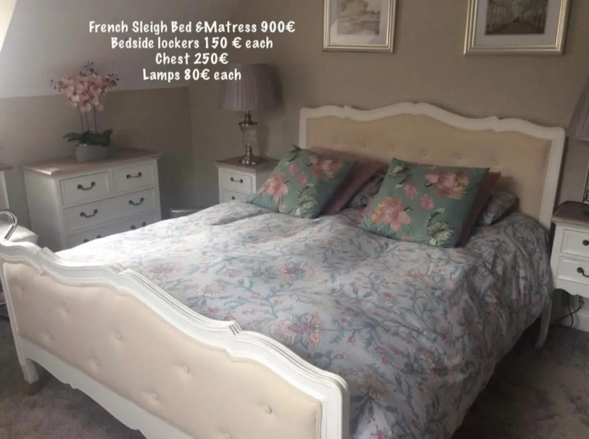 Interior decorators household contents for sale - Image 1