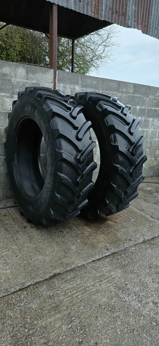 Tractor tyres 460/85R38 x2, 600/65R38 x1 - Image 1