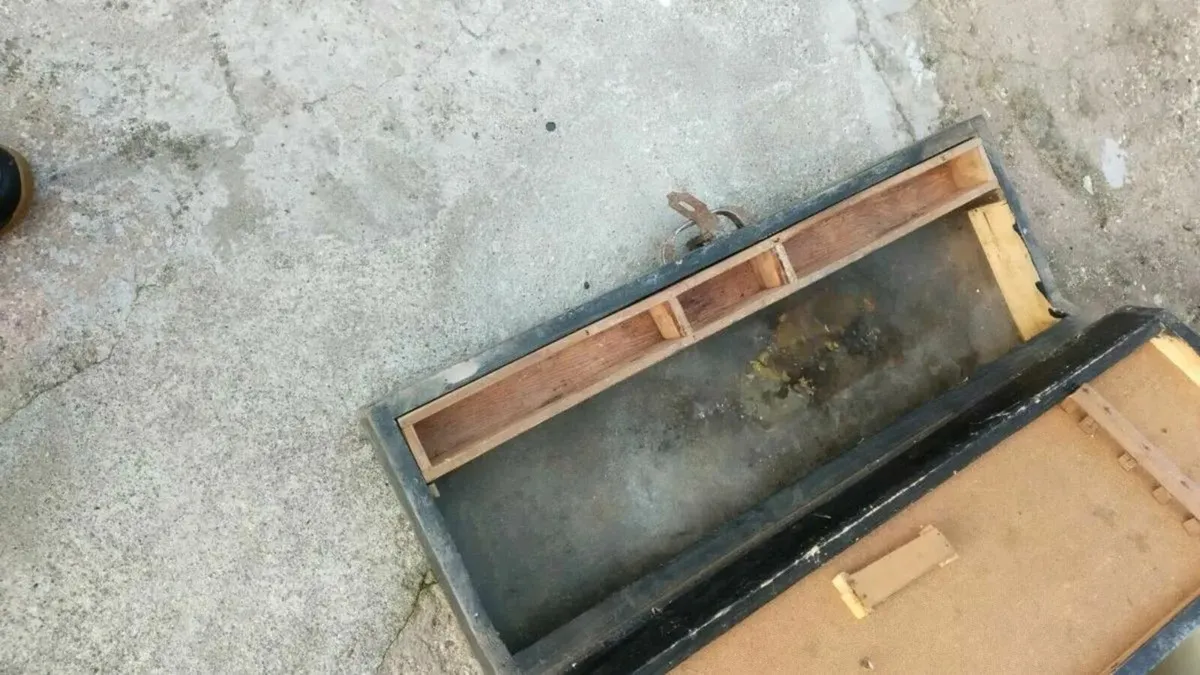 Vintage Carpenter's wooden tool box - Image 3