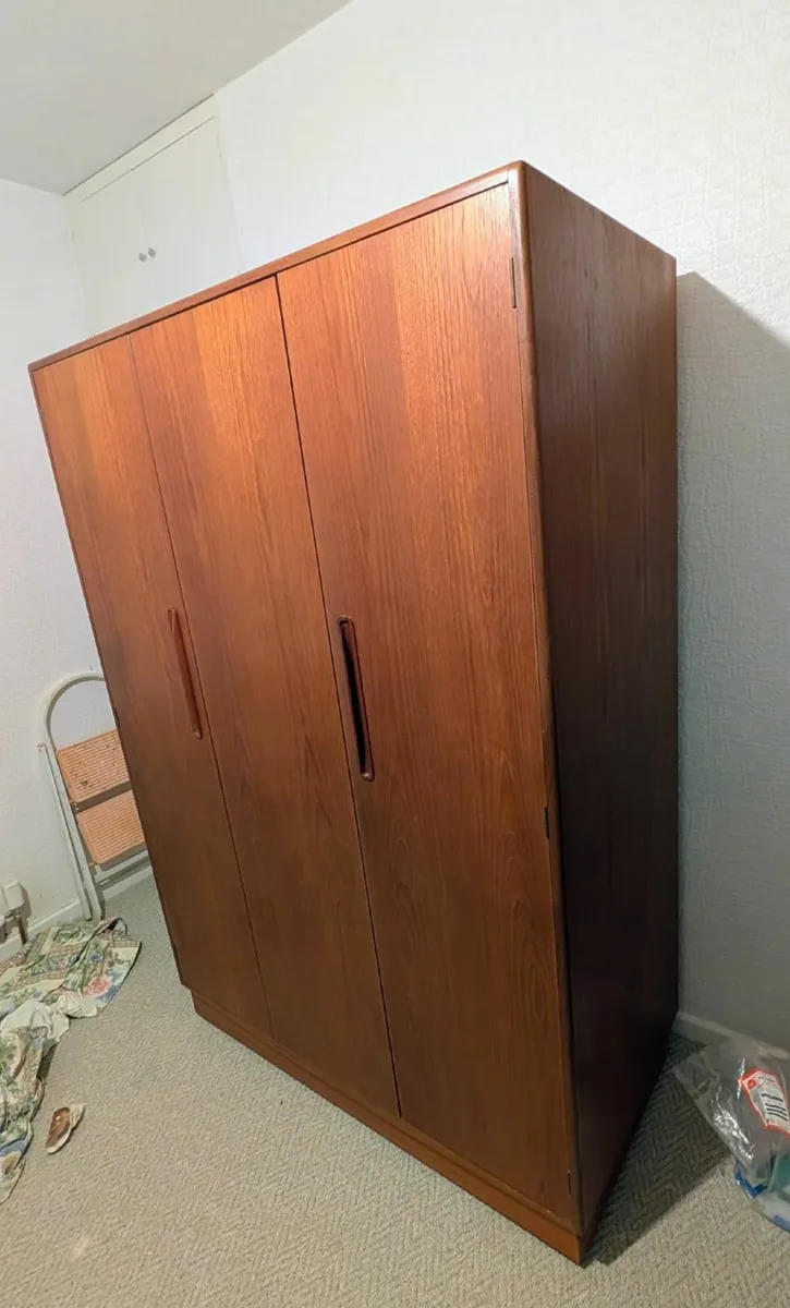 Bi fold door G Plan wardrobe mid century - Image 2