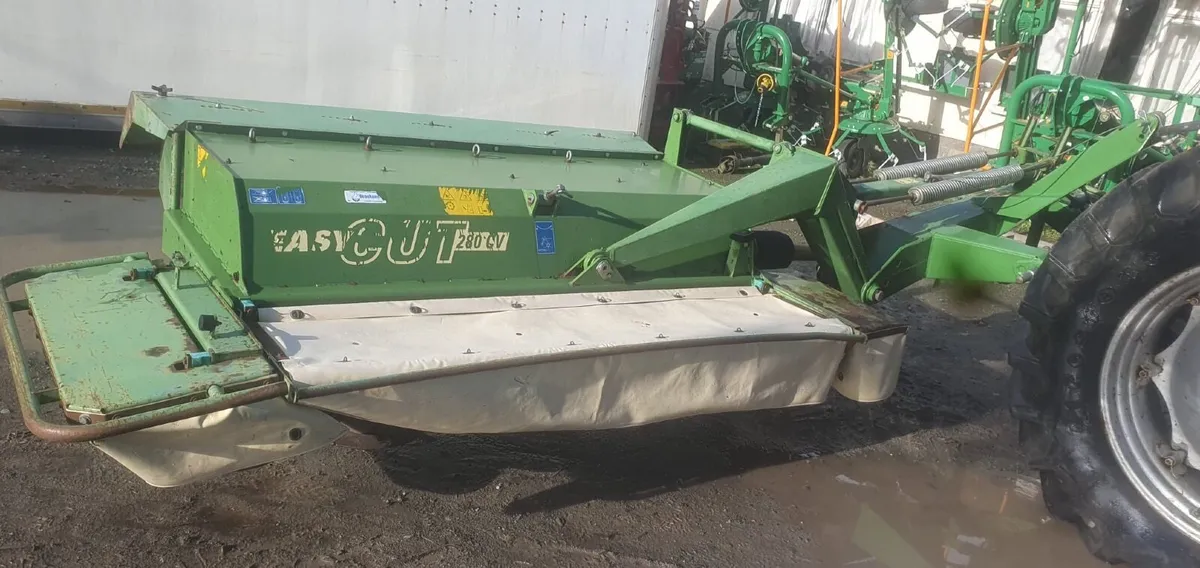 Krone 9 foot conditioner mower tidy - Image 1