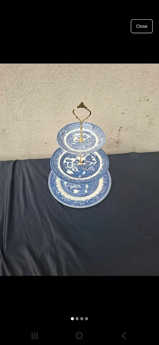 3 tiers willow style cake stand postage possible