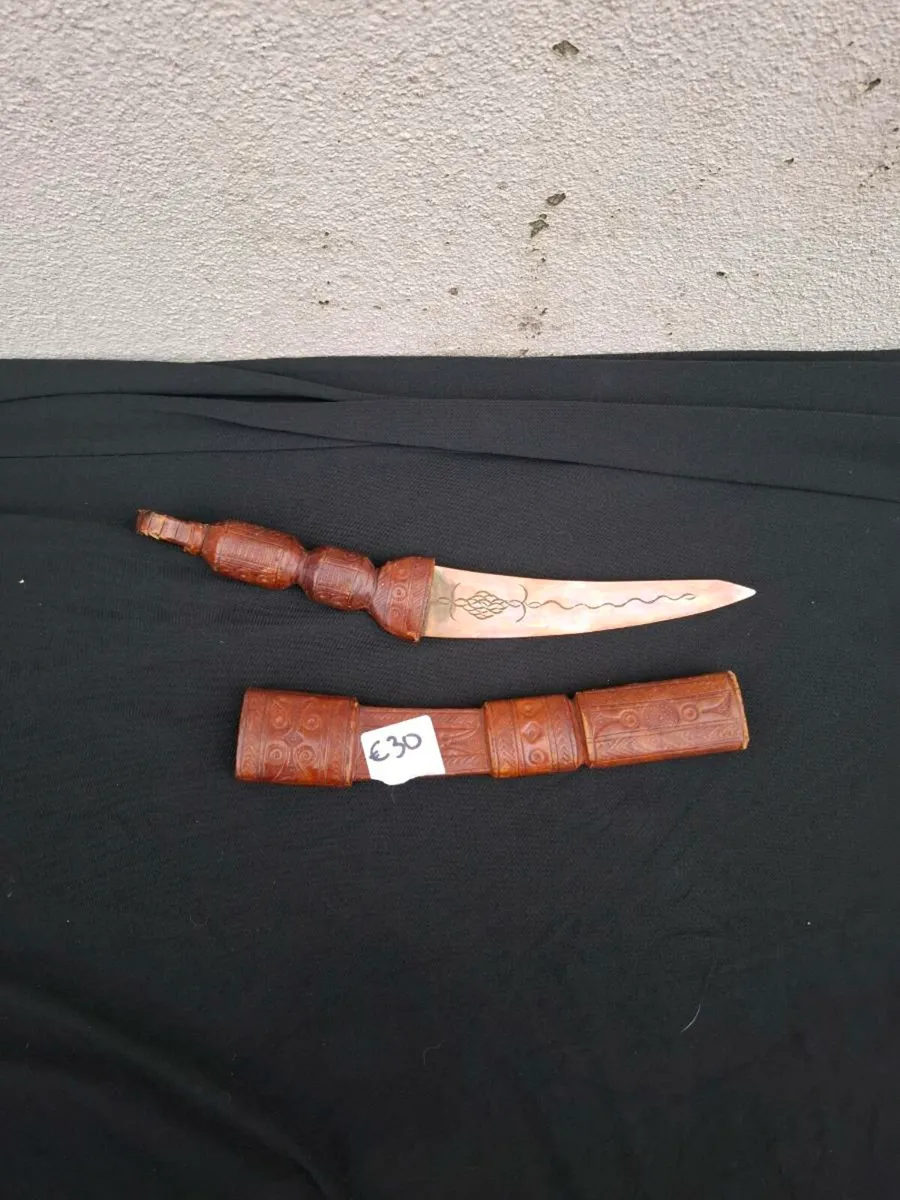 Paper cutter possible to post