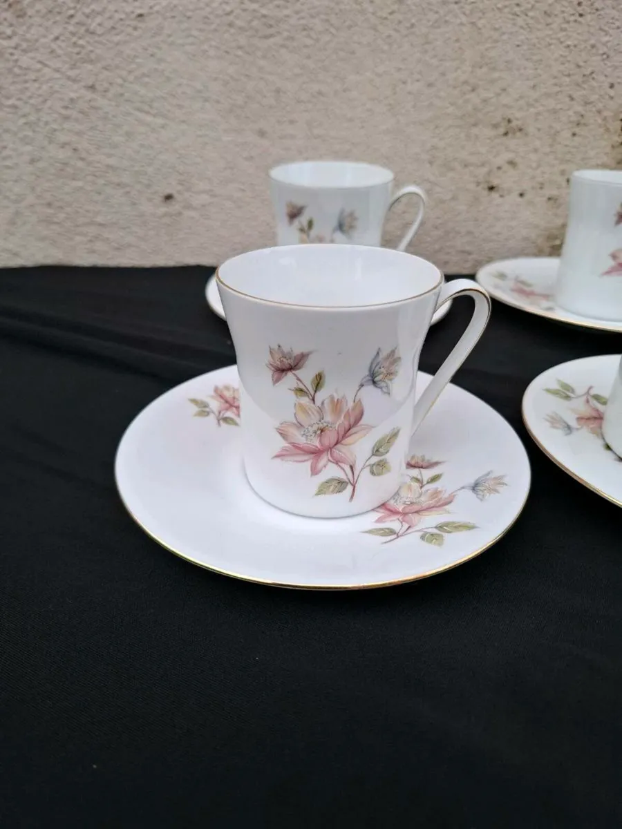 6 china tea cups and saucers postage possible - Image 2