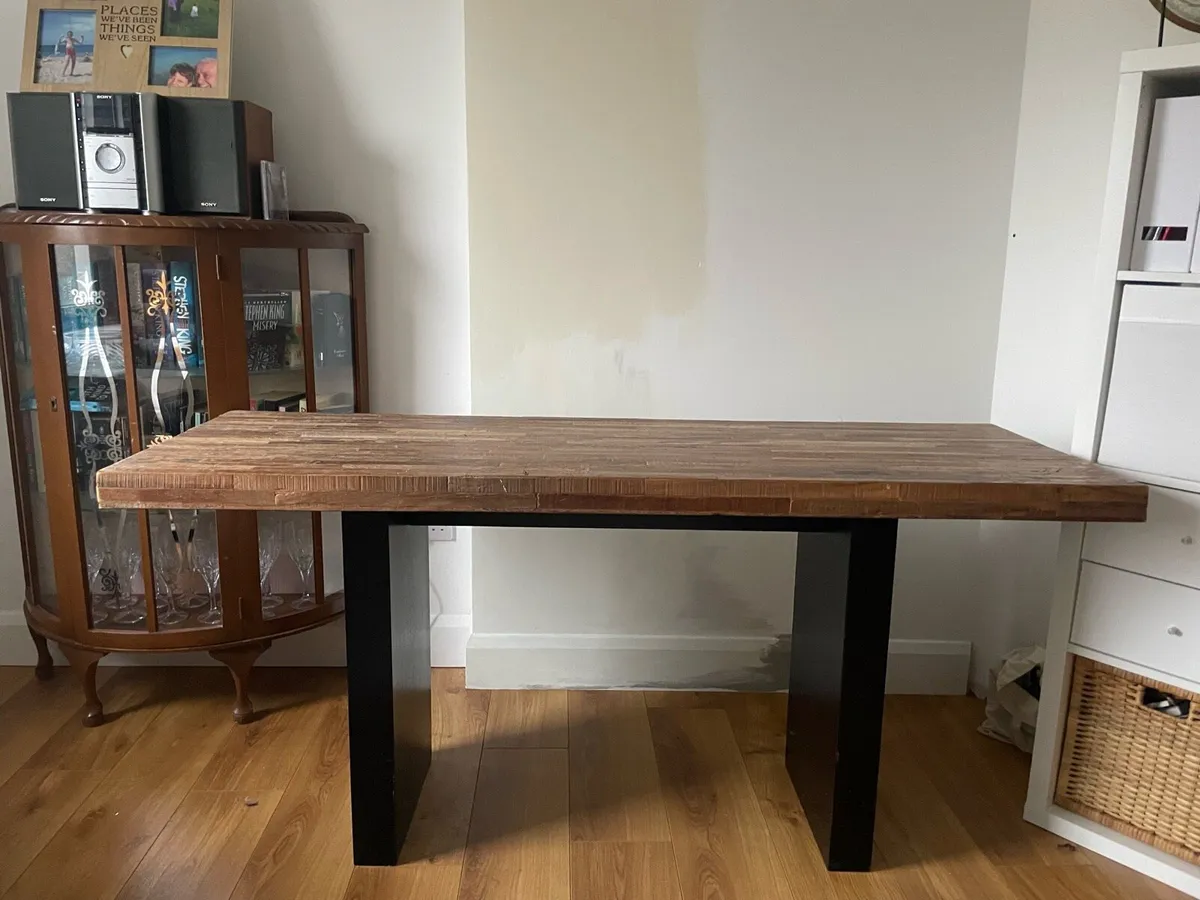 Assorted furniture - Image 1