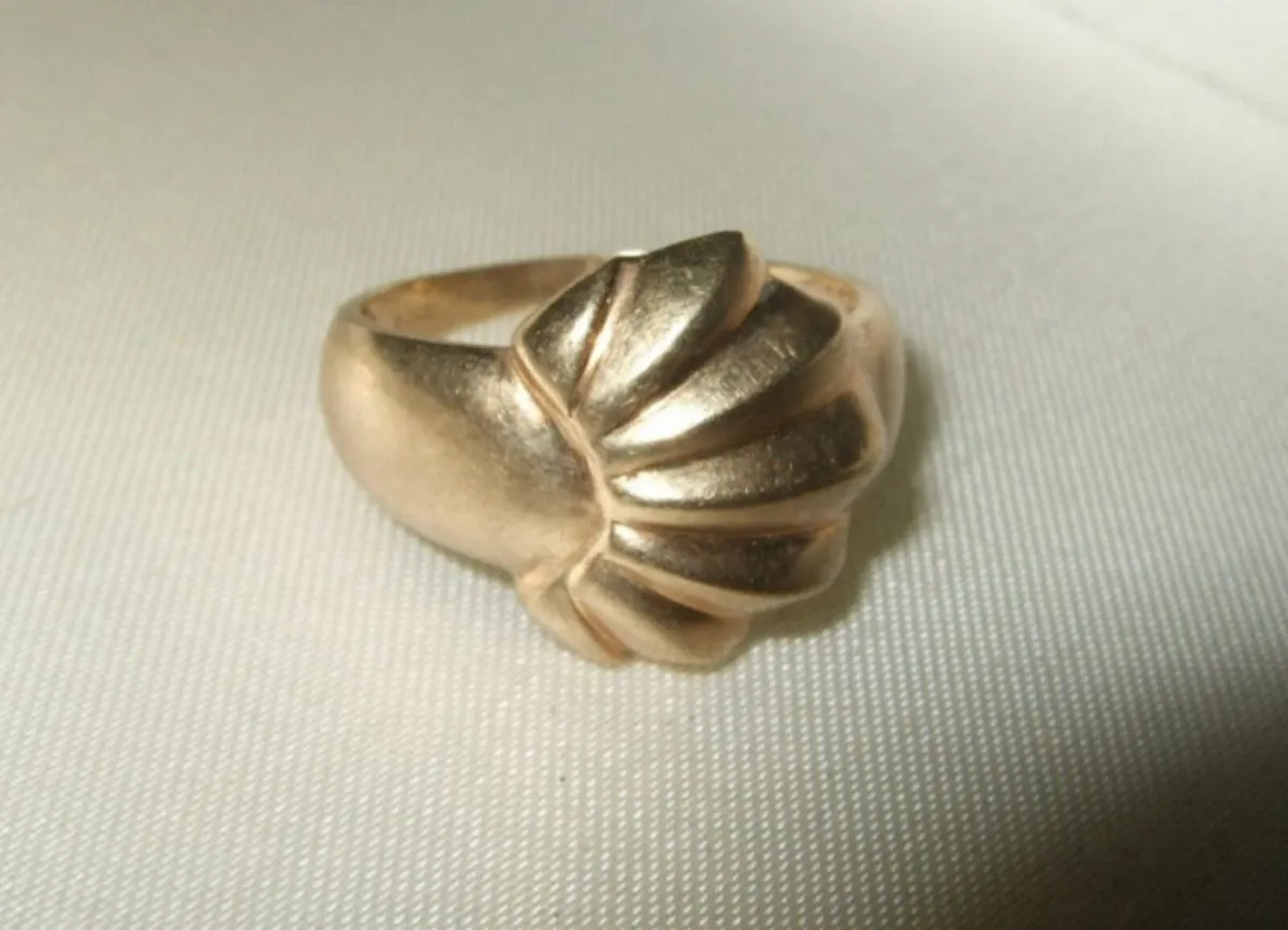 Vintage Hallmarked 9ct Gold 'Oyster' Ring - Image 2