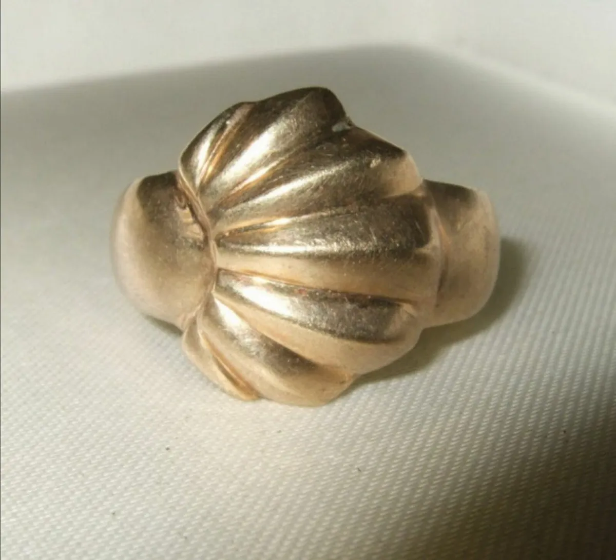 Vintage Hallmarked 9ct Gold 'Oyster' Ring - Image 1
