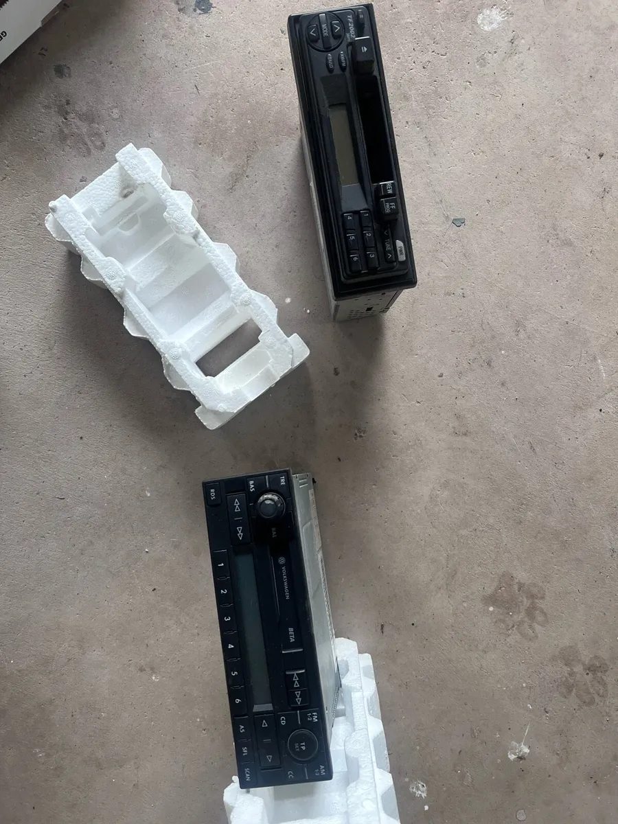Car radios - Image 3
