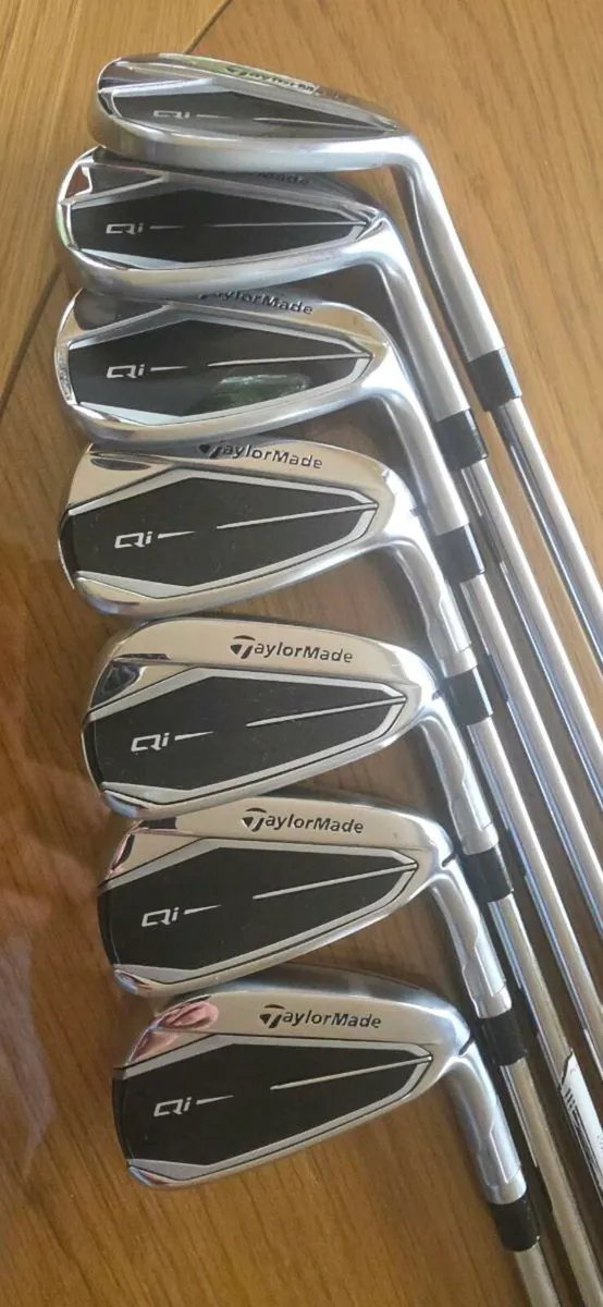 Almost New Taylormade QI10 Irons - Image 4