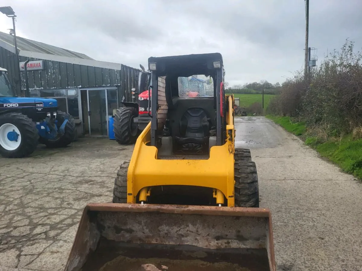 Cat 216b skid steer (no vat) - Image 4