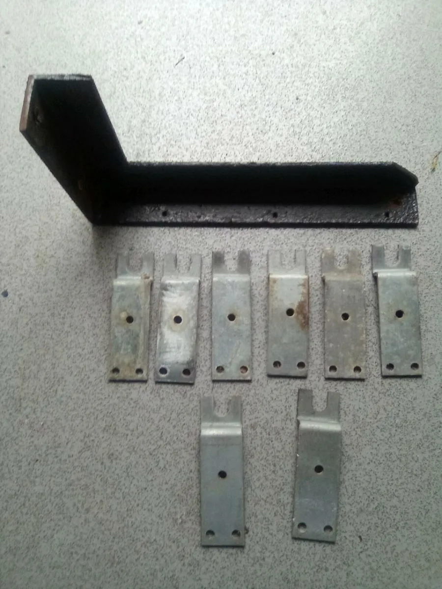 8  BRACKETS. AND. RIGHT. ANGLE  BRACKET . - Image 2