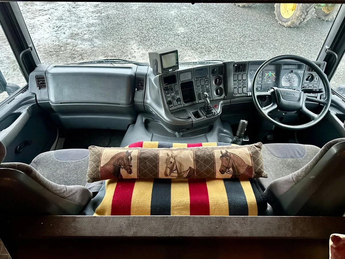 2001 Scania 4xHorse Lorry - Image 3