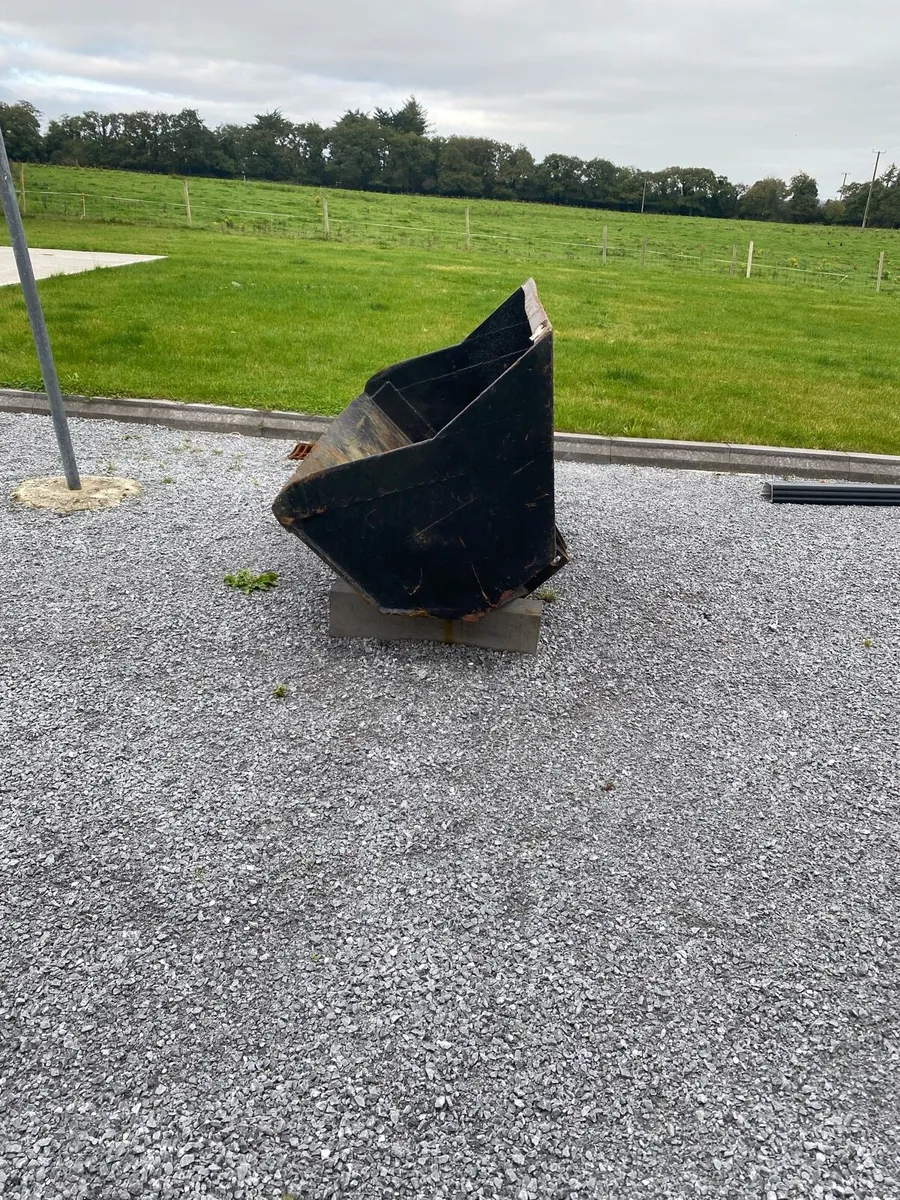 Front loader bucket - Image 2