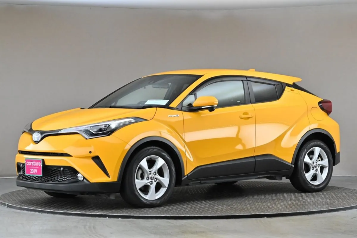 Toyota C-HR 1.8 Hybrid  reverse Cam carplay andro - Image 4