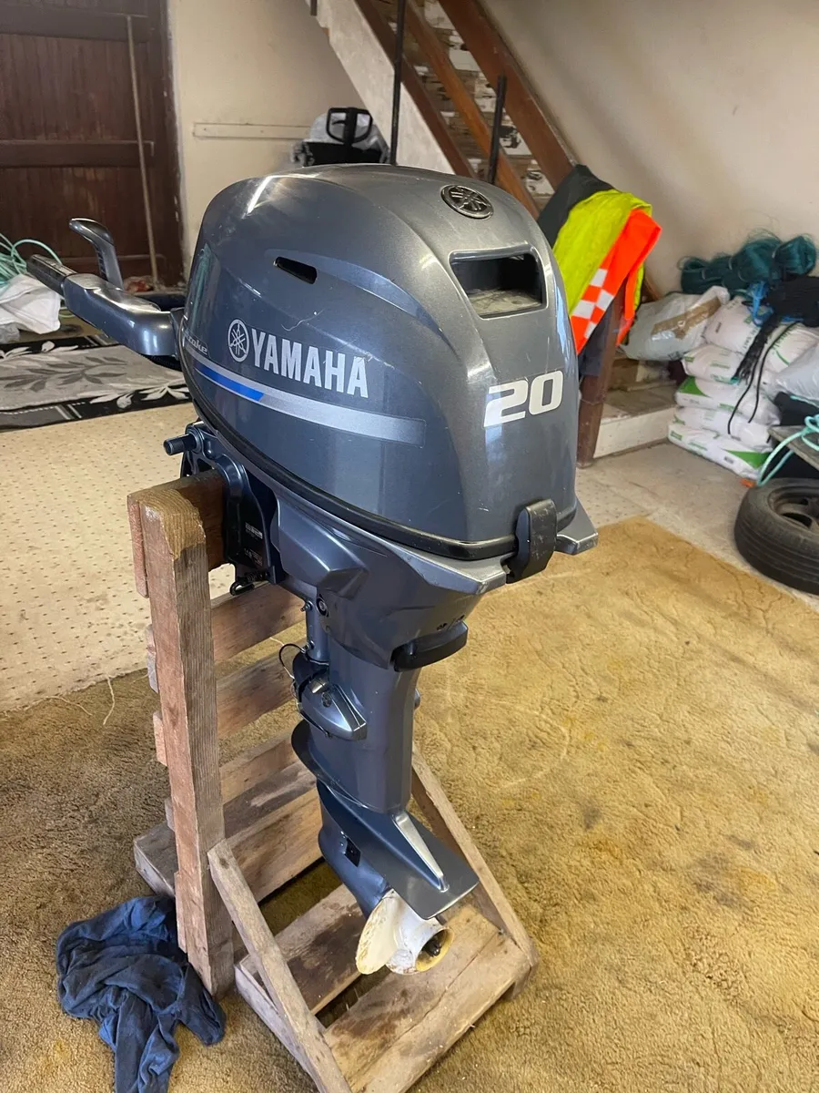 20hp Yamaha outboard engine - Image 1