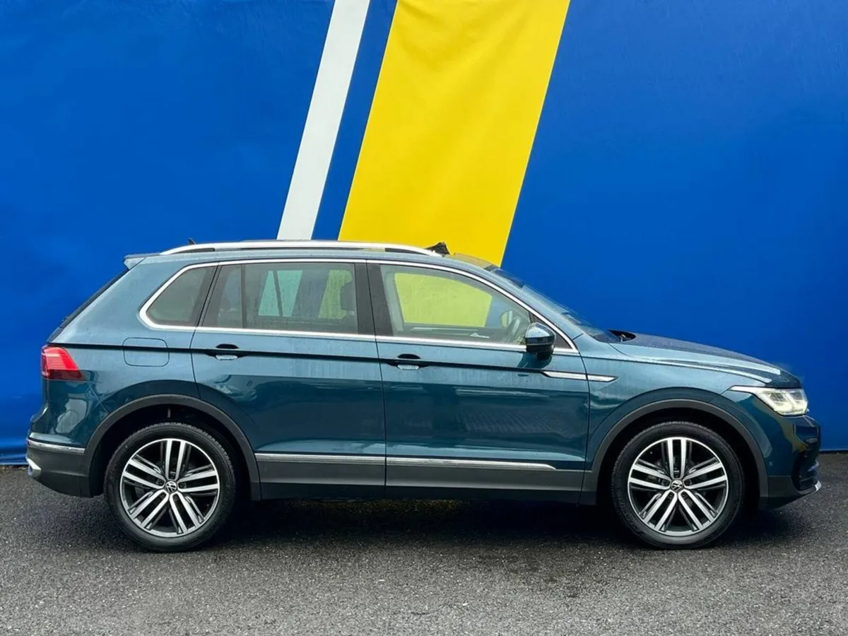 Volkswagen Tiguan ELEGANCE 2.0 TDI **HUGE SPEC** / - Image 4