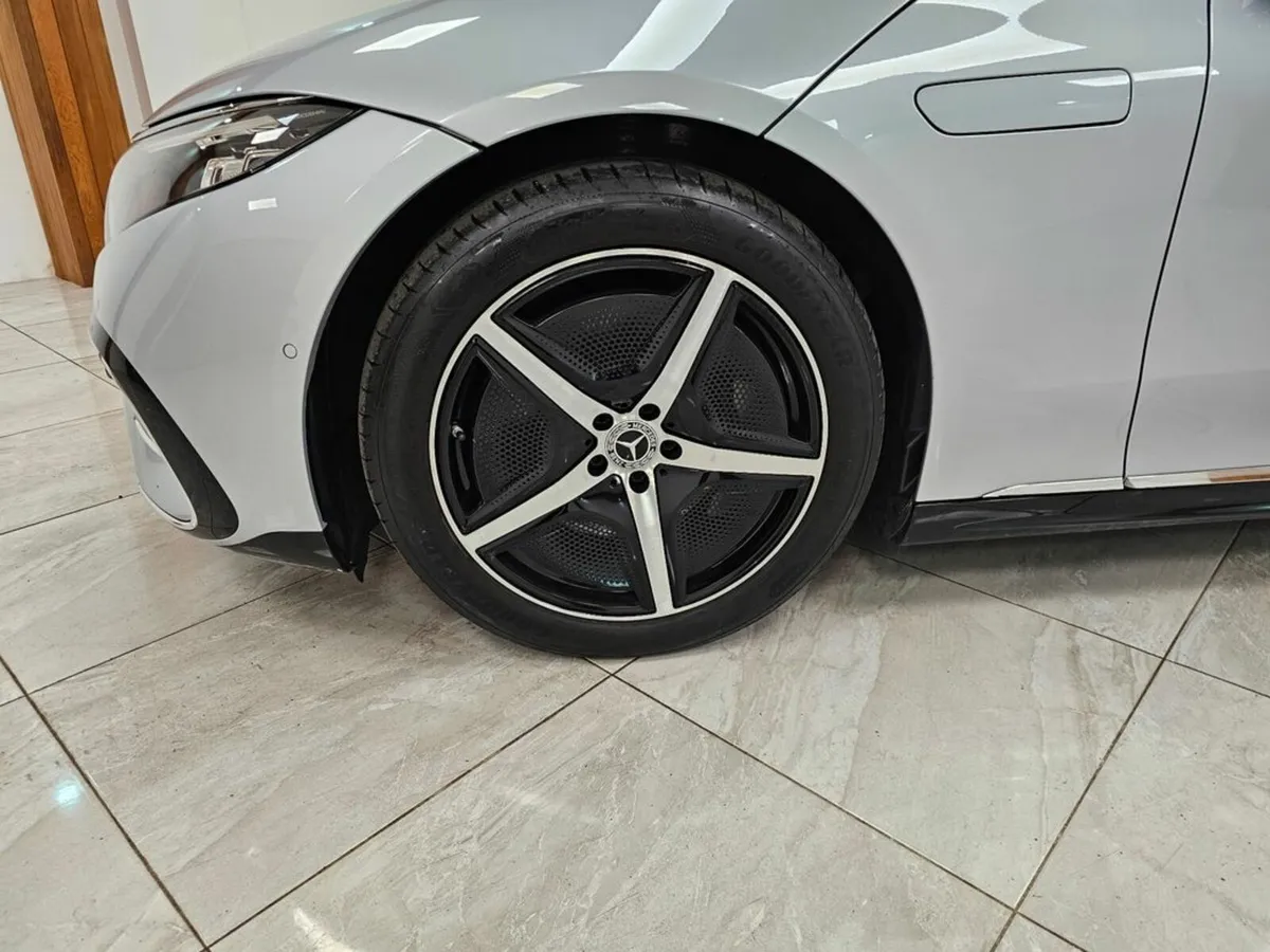 Mercedes-Benz EQS 450+ // SUNROOF - Image 4