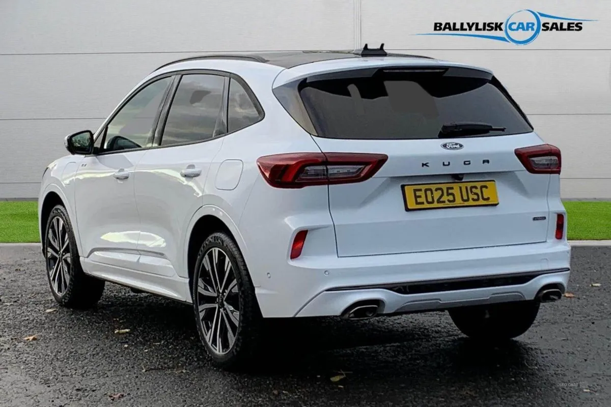 Ford Kuga 2.5 Phev 14.4kwh St-line X in White Wit - Image 2