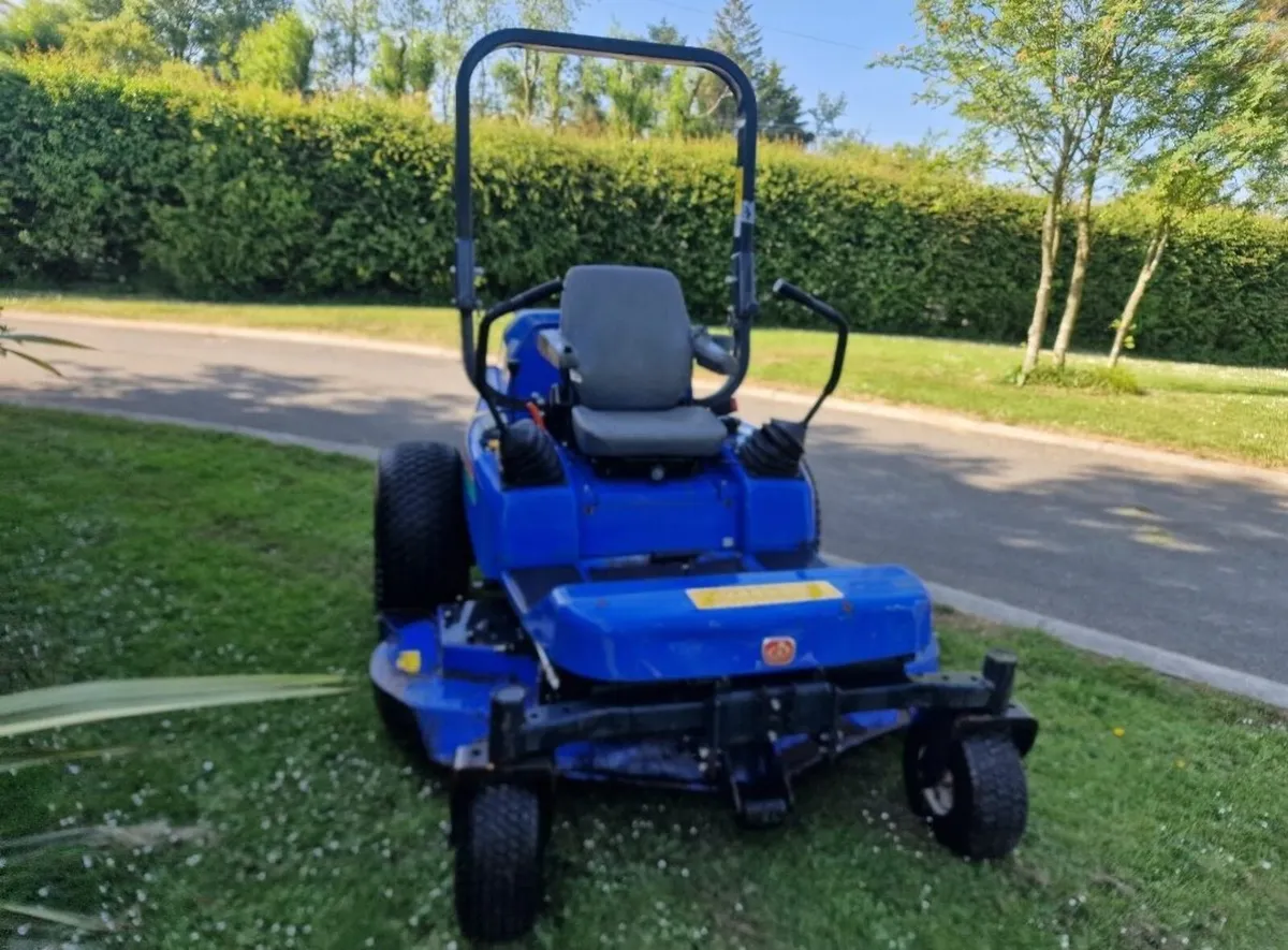 ISEKI diesel zero turn ride on mower lawnmower - Image 4