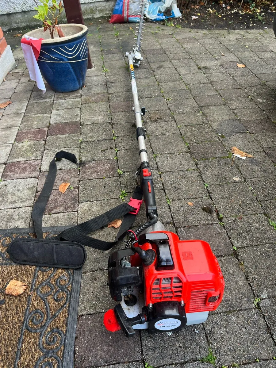 Hedge trimmer - Image 1
