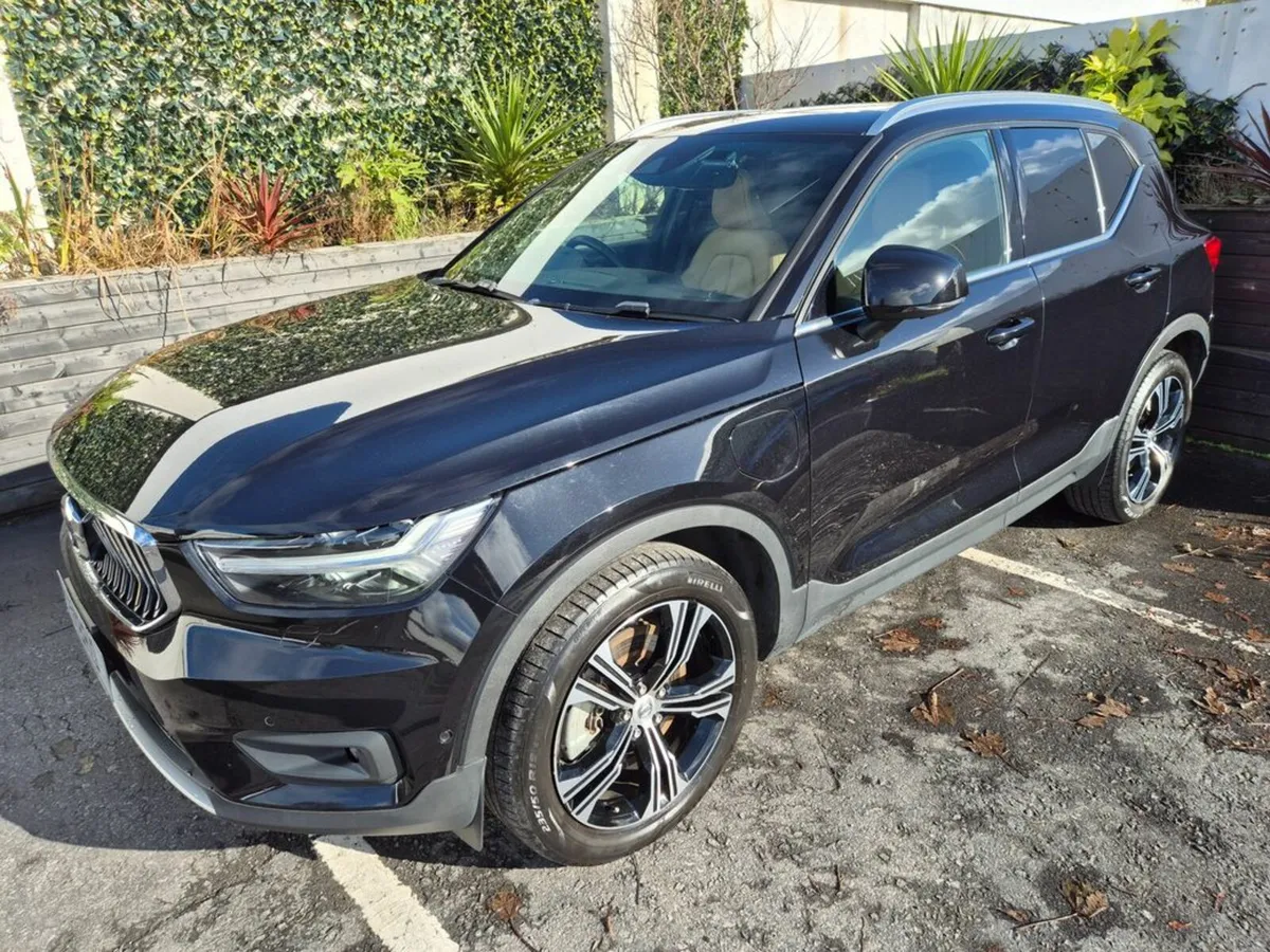 Volvo XC40 1.5 T5 PHEV / INSCRIPTION / TOP SPEC / - Image 3