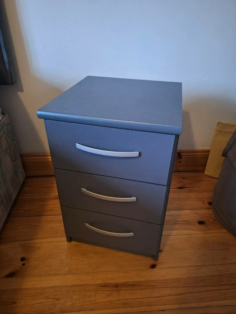 Double bed + 2 side lockers + shelving - Image 3