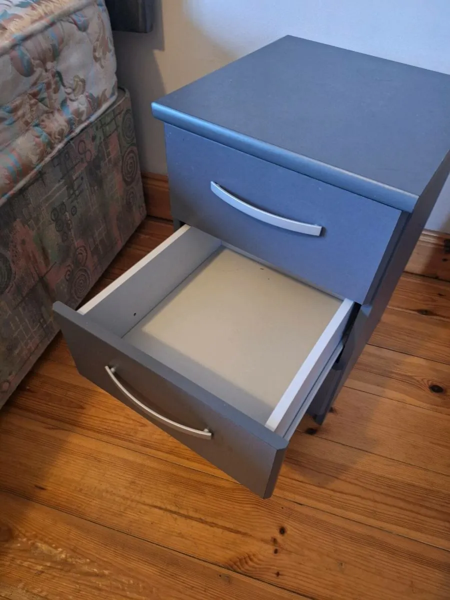 Double bed + 2 side lockers + shelving - Image 4