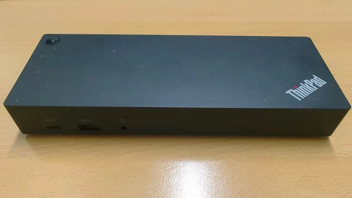 Lenovo docking station - Image 1