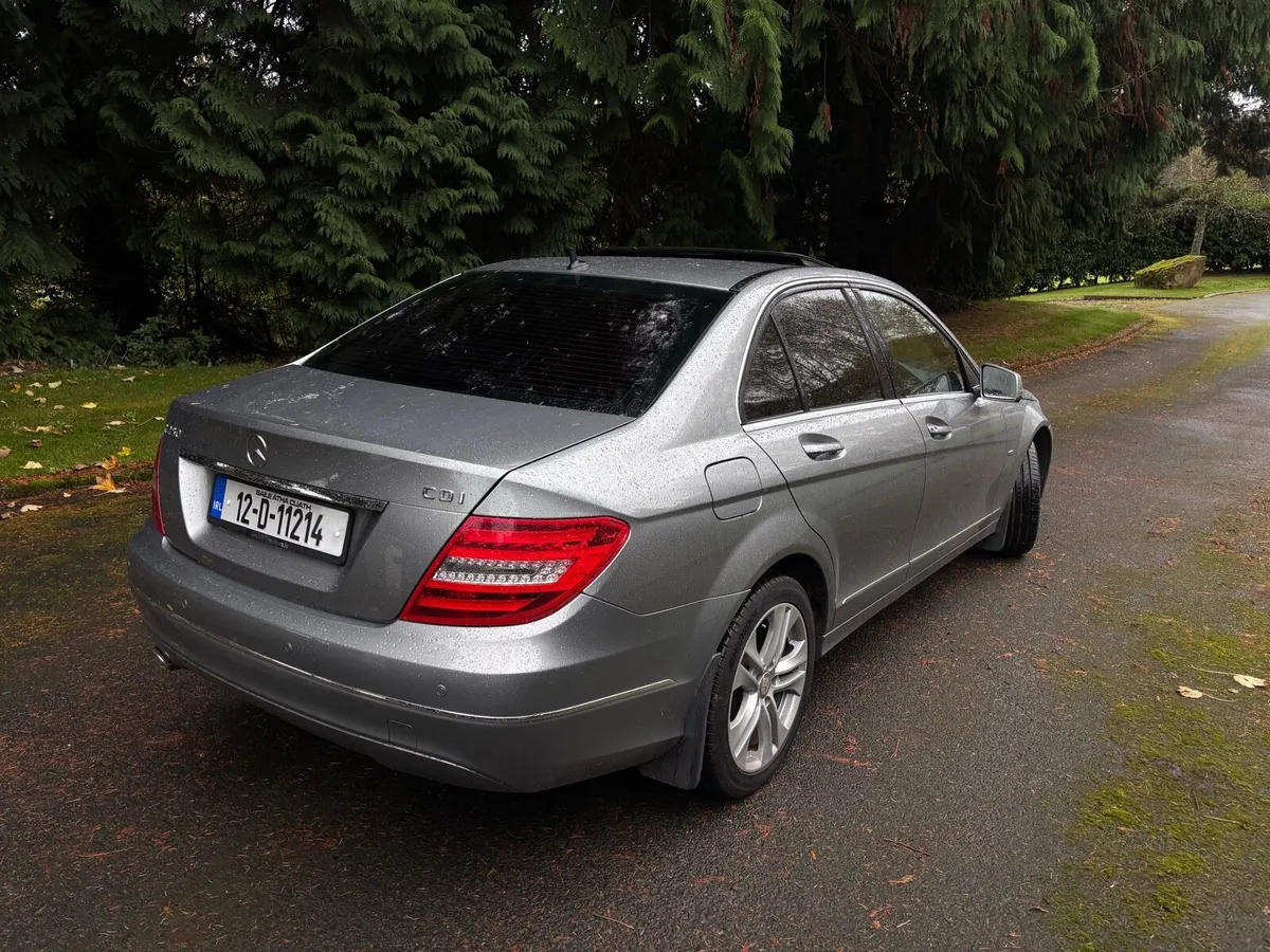 Mercedes-Benz C250d Sunroof LOW MILEAGE - Image 3