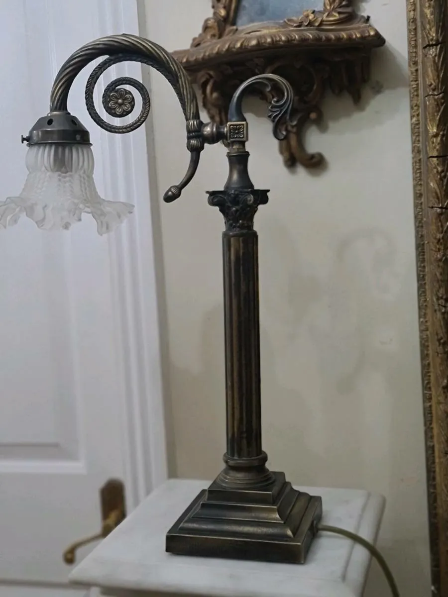 Vintage heavy solid brass lamp - Image 4