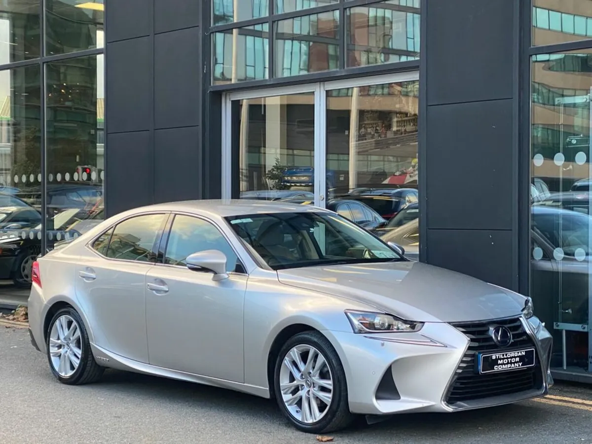 Lexus IS Executive Edition Hybrid Auto - Image 3