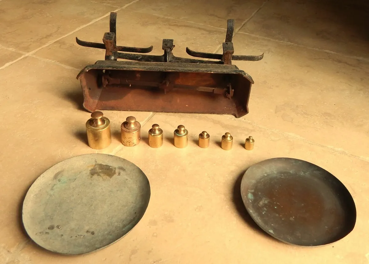 Antique French 10 Kilo Mercantile Balance Scale - Image 2