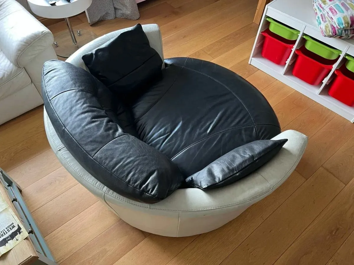 Swivel Sofa armchair (love seat) **FREE** - Image 2