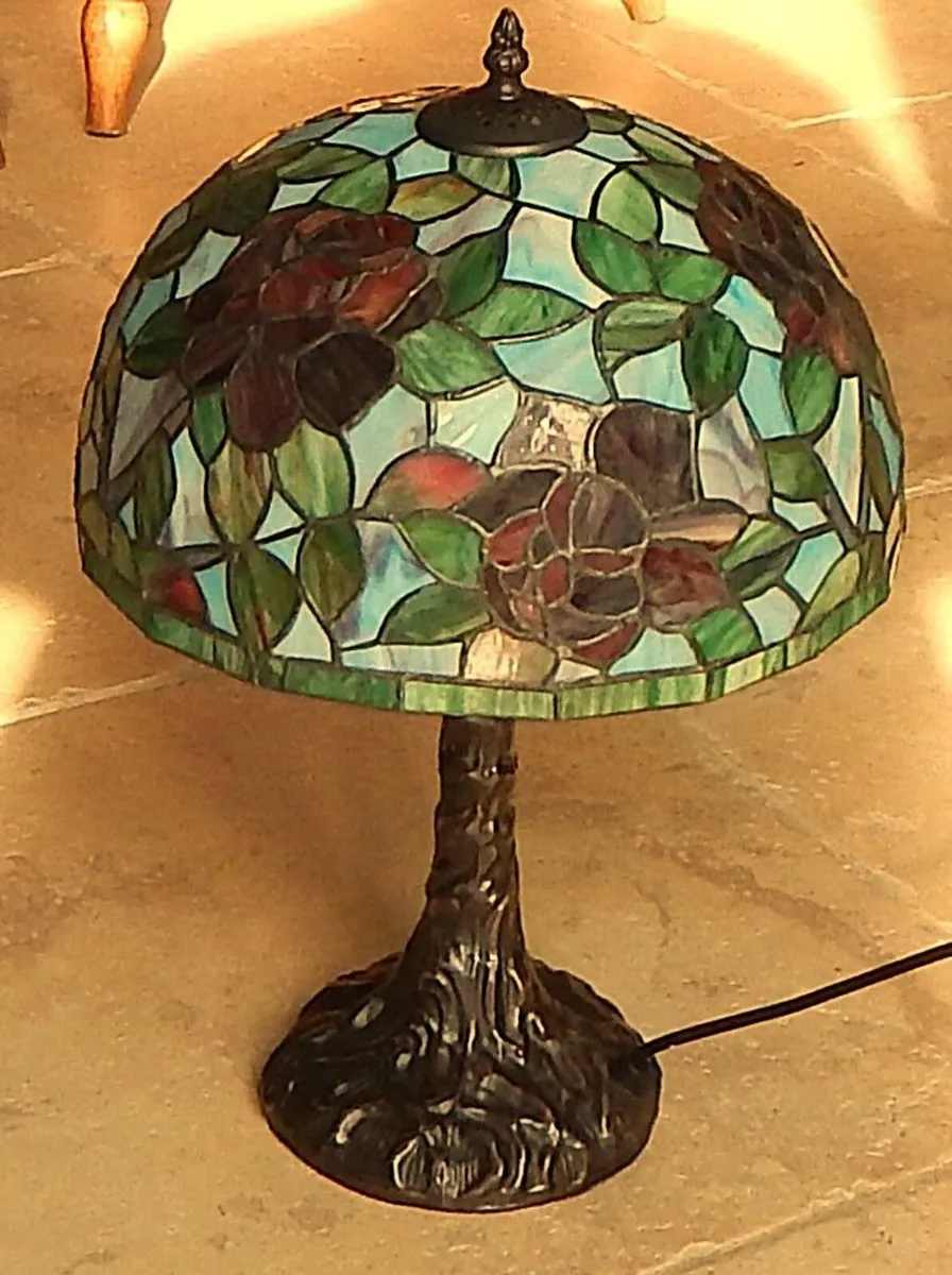 Tiffany Style Glass Table Lamp on Light Metal Base - Image 3