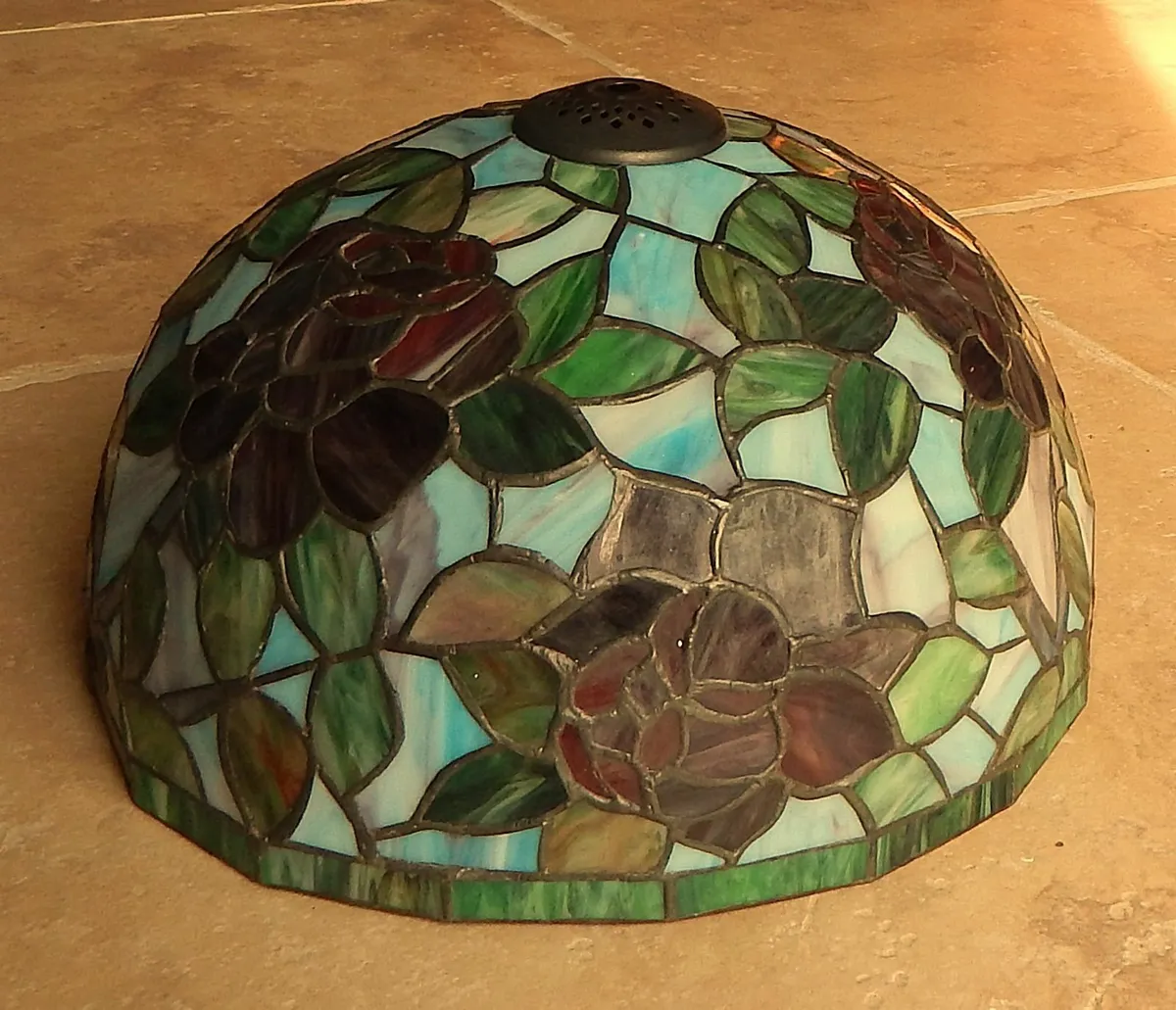 Tiffany Style Glass Table Lamp on Light Metal Base - Image 4